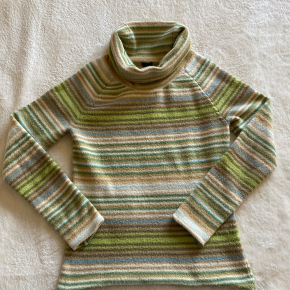 Gap Stretch Turtleneck Size M - Picture 11 of 11